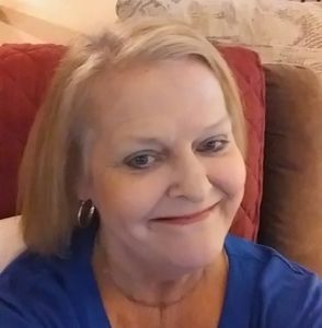 Meet your Posher, Lorie